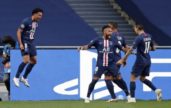 PSG players celebrating goal