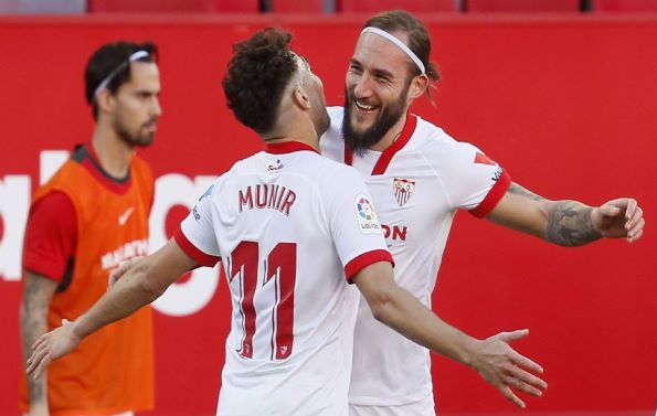 sevilla players celebrating