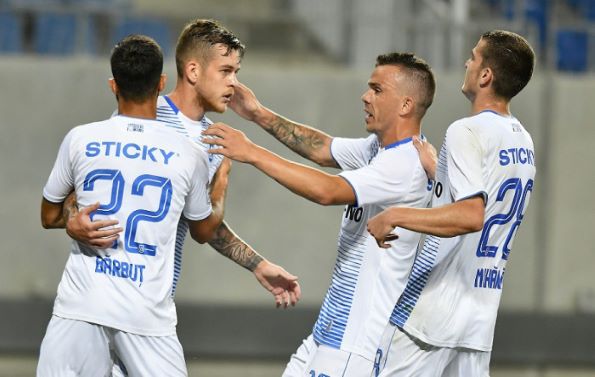 craiova players celebrating